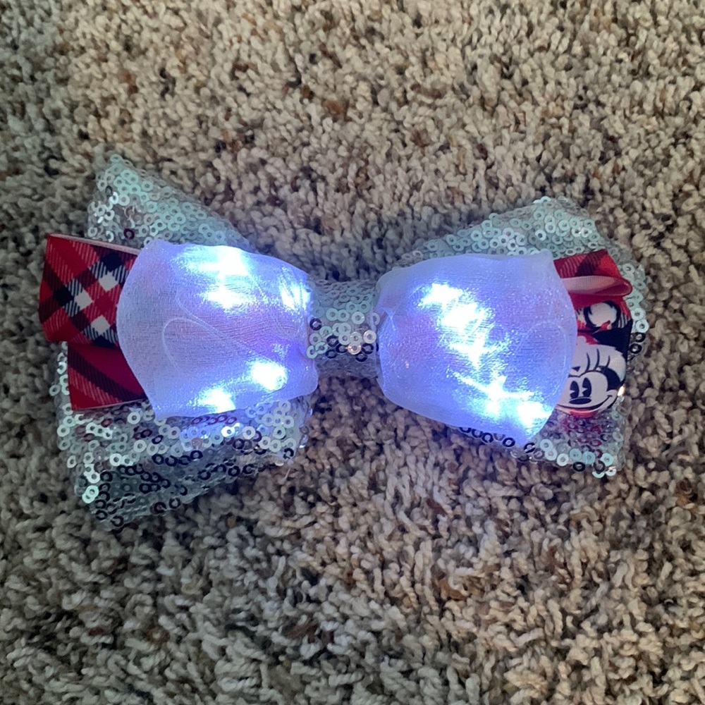Light Up Disney Winter Holiday Minnie Mouse Bow